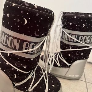 Patterned rare moon boots